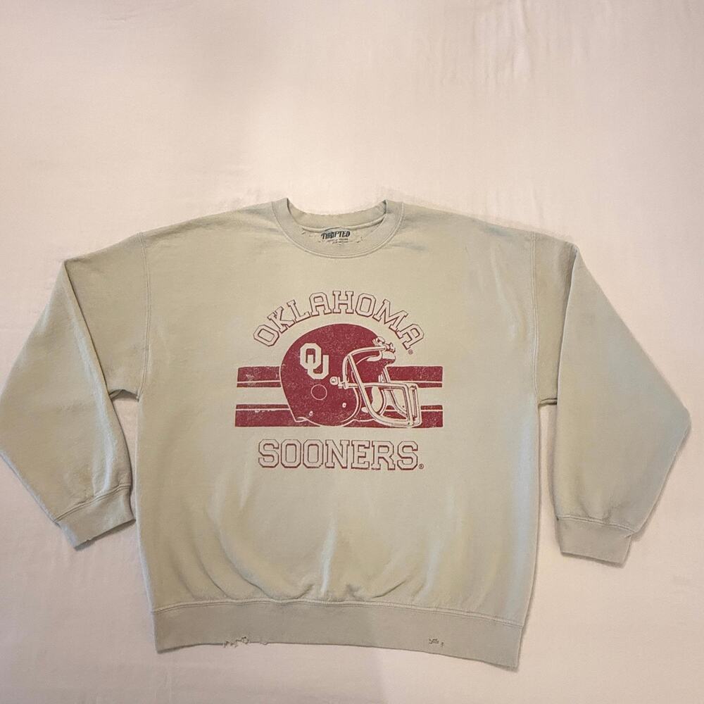 OU Sooners Relaxed Fit Sweatshirt. Thrifted Brand with Distressed Accents.